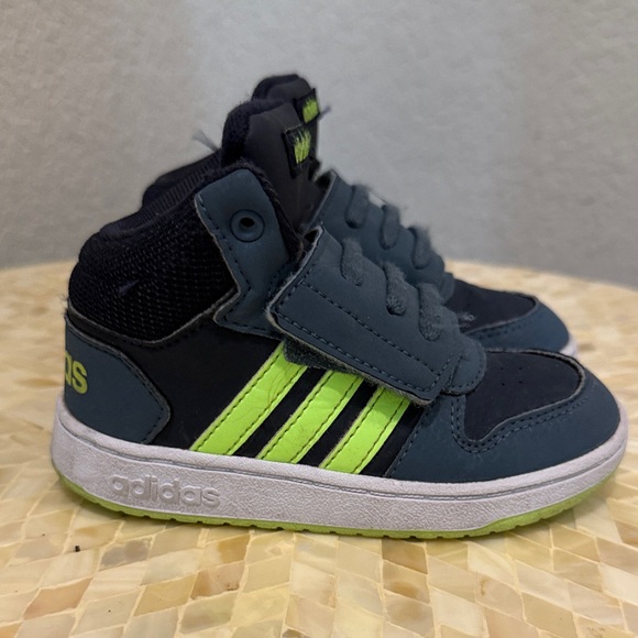 Adidas Kids Sneakers - Navy and Neon Yellow 8.5 kids - Picture 1 of 9